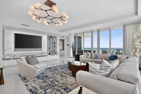 Condo in Riviera Beach, Florida, 3 bedrooms  № 2179935 - photo 8