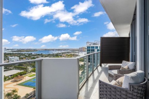 Condo in Riviera Beach, Florida, 3 bedrooms  № 2179935 - photo 30