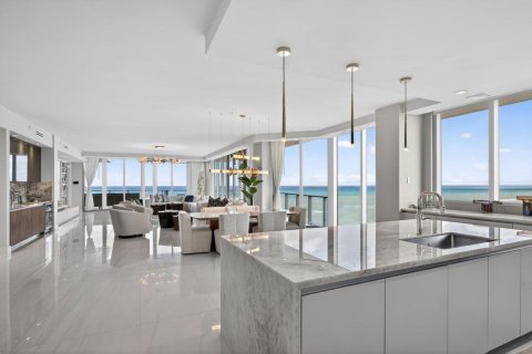 Condo in Riviera Beach, Florida, 3 bedrooms  № 2179935 - photo 3