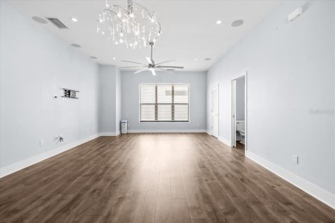 Townhouse in Tampa, Florida 2 bedrooms, 162.39 sq.m. № 1550776 - photo 10