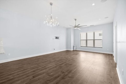 Townhouse in Tampa, Florida 2 bedrooms, 162.39 sq.m. № 1550776 - photo 11