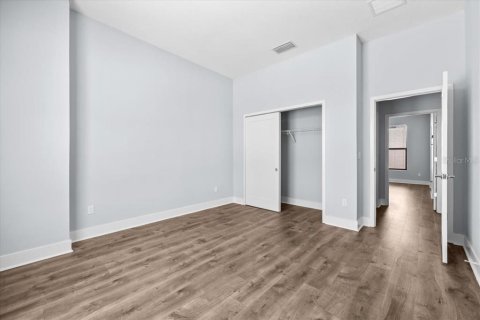 Townhouse in Tampa, Florida 2 bedrooms, 162.39 sq.m. № 1550776 - photo 27