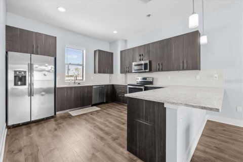 Townhouse in Tampa, Florida 2 bedrooms, 162.39 sq.m. № 1550776 - photo 18