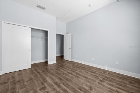 Townhouse in Tampa, Florida 2 bedrooms, 162.39 sq.m. № 1550776 - photo 28