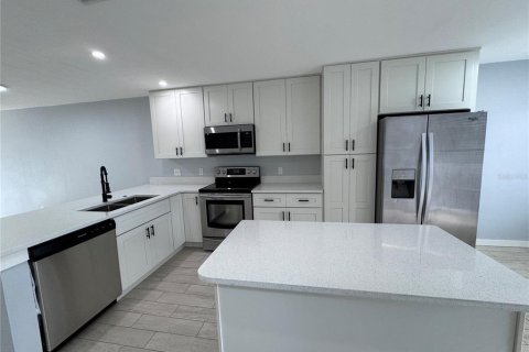 Townhouse in Kissimmee, Florida 2 bedrooms, 92.07 sq.m. № 1900140 - photo 5