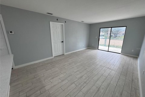 Townhouse in Kissimmee, Florida 2 bedrooms, 92.07 sq.m. № 1900140 - photo 11