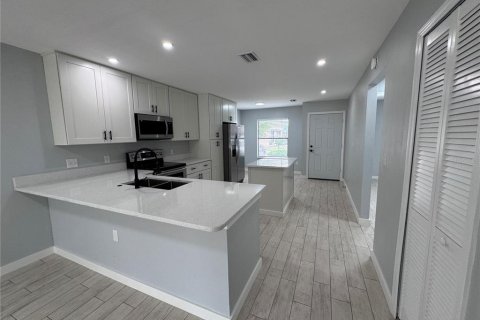 Townhouse in Kissimmee, Florida 2 bedrooms, 92.07 sq.m. № 1900140 - photo 7