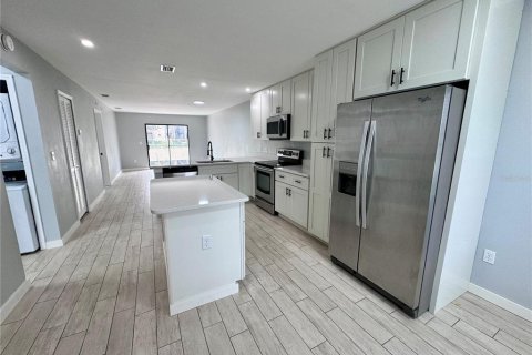 Townhouse in Kissimmee, Florida 2 bedrooms, 92.07 sq.m. № 1900140 - photo 4