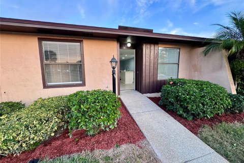 Townhouse in Kissimmee, Florida 2 bedrooms, 92.07 sq.m. № 1900140 - photo 2