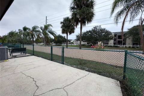 Townhouse in Kissimmee, Florida 2 bedrooms, 92.07 sq.m. № 1900140 - photo 16