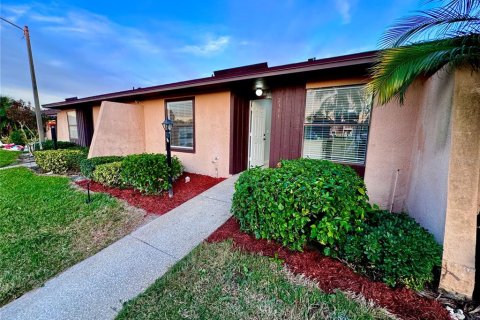 Townhouse in Kissimmee, Florida 2 bedrooms, 92.07 sq.m. № 1900140 - photo 1