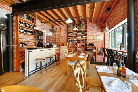Commercial property in Miami Beach, Florida № 1865214 - photo 2