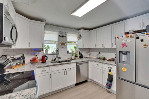 House in Fort Meade, Florida 3 bedrooms, 108.88 sq.m. № 1690072 - photo 21