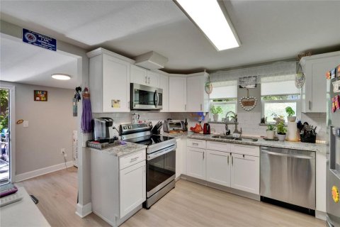House in Fort Meade, Florida 3 bedrooms, 108.88 sq.m. № 1690072 - photo 20