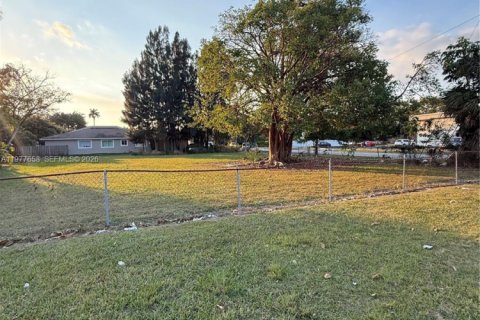 Terreno en Homestead, Florida № 2041807