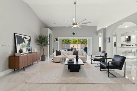 House in Boynton Beach, Florida 3 bedrooms, 162.58 sq.m. № 1969516 - photo 3