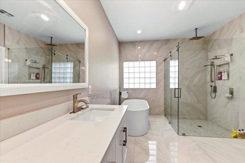 House in Boynton Beach, Florida 3 bedrooms, 162.58 sq.m. № 1969516 - photo 12