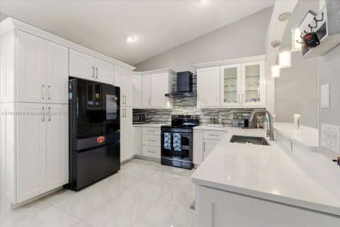 House in Boynton Beach, Florida 3 bedrooms, 162.58 sq.m. № 1969516 - photo 4