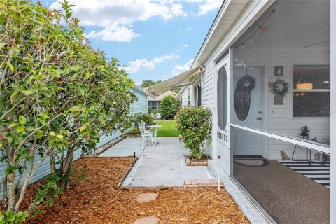House in The Villages, Florida 2 bedrooms, 104.14 sq.m. № 1736936 - photo 5