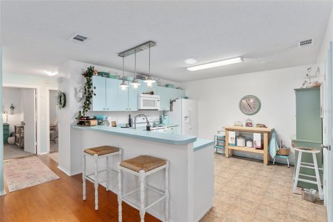 House in The Villages, Florida 2 bedrooms, 104.14 sq.m. № 1736936 - photo 22