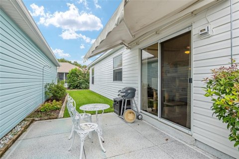 House in The Villages, Florida 2 bedrooms, 104.14 sq.m. № 1736936 - photo 6
