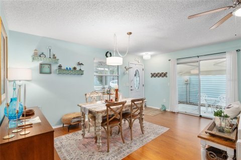 House in The Villages, Florida 2 bedrooms, 104.14 sq.m. № 1736936 - photo 14