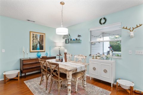 House in The Villages, Florida 2 bedrooms, 104.14 sq.m. № 1736936 - photo 13