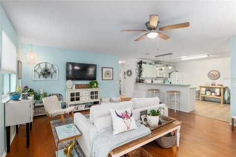 House in The Villages, Florida 2 bedrooms, 104.14 sq.m. № 1736936 - photo 17