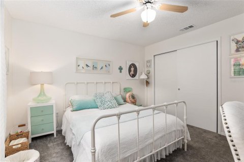 House in The Villages, Florida 2 bedrooms, 104.14 sq.m. № 1736936 - photo 30