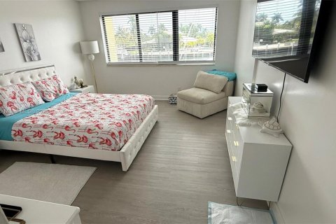 Condo in Hallandale Beach, Florida, 1 bedroom  № 1688860 - photo 7