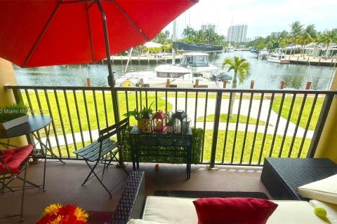 Condo in Hallandale Beach, Florida, 1 bedroom  № 1688860 - photo 14