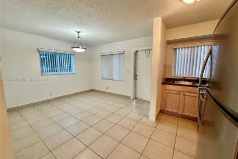 Снять в аренду квартиру в Окленд-Парк, Флорида 1 спальня, 40.41м2, № 1941073 - фото 5