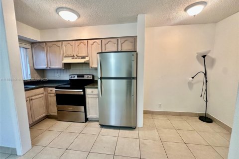 Снять в аренду квартиру в Окленд-Парк, Флорида 1 спальня, 40.41м2, № 1941073 - фото 2