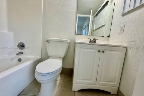 Снять в аренду квартиру в Окленд-Парк, Флорида 1 спальня, 40.41м2, № 1941073 - фото 12