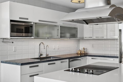 Condominio en venta en Miami, Florida, 2 dormitorios, 134.62 m2 № 1984194 - foto 24