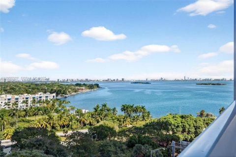 Condominio en venta en Miami, Florida, 2 dormitorios, 134.62 m2 № 1984194 - foto 1