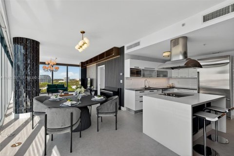 Condominio en venta en Miami, Florida, 2 dormitorios, 134.62 m2 № 1984194 - foto 18