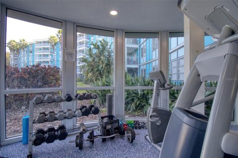 Condo in Saint Petersburg, Florida, 1 bedroom № 2198743 - photo 20