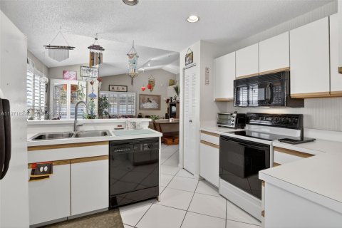 Casa en venta en Davie, Florida, 3 dormitorios, 122.45 m2 № 2032484 - foto 12