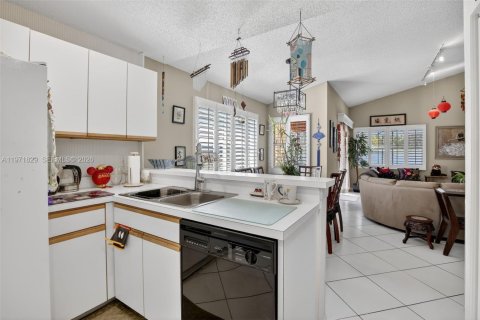 Casa en venta en Davie, Florida, 3 dormitorios, 122.45 m2 № 2032484 - foto 11