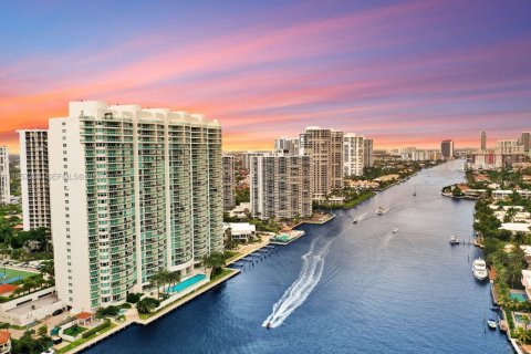 Condominio en Aventura, Florida, 3 dormitorios  № 2029250