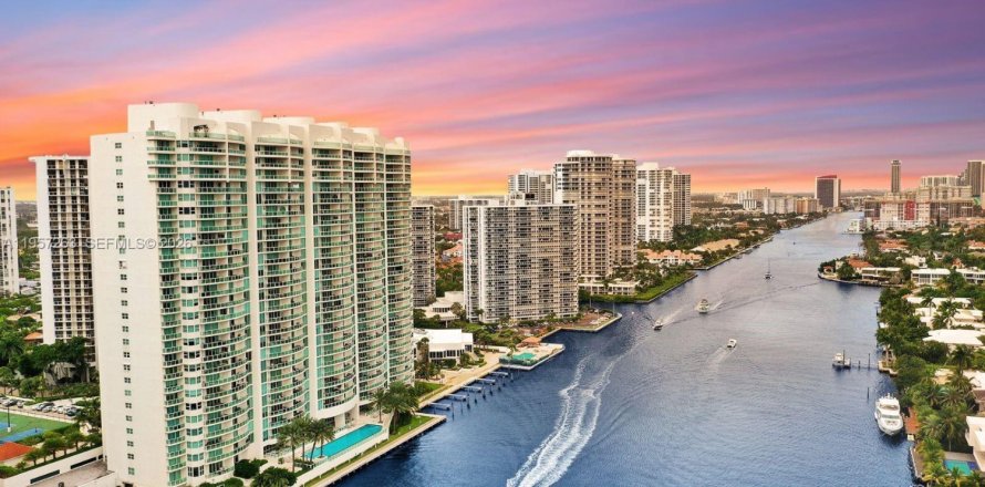 Condominio en Aventura, Florida, 3 dormitorios № 2029250