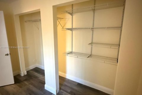 Condominio en alquiler en Tamarac, Florida, 2 dormitorios, 91.42 m2 № 1930786 - foto 16