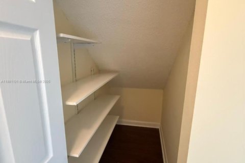 Condominio en alquiler en Tamarac, Florida, 2 dormitorios, 91.42 m2 № 1930786 - foto 17