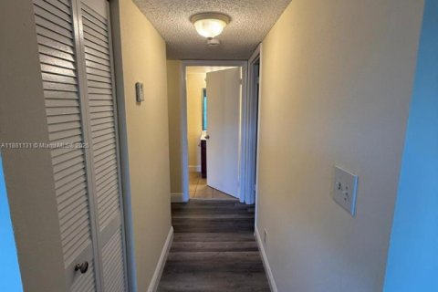 Condominio en alquiler en Tamarac, Florida, 2 dormitorios, 91.42 m2 № 1930786 - foto 5