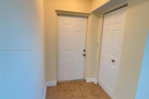 Condominio en alquiler en Tamarac, Florida, 2 dormitorios, 91.42 m2 № 1930786 - foto 8