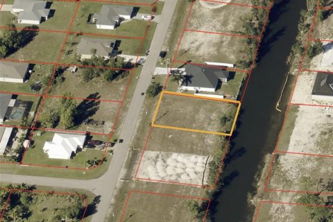 Terreno en venta en Cape Coral, Florida № 1245765 - foto 2