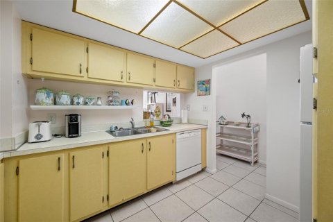 Купить кондоминиум в Трежер-Айленд, Флорида 8 комнат, 98.01м2, № 2217197 - фото 9