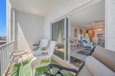 Купить кондоминиум в Трежер-Айленд, Флорида 8 комнат, 98.01м2, № 2217197 - фото 17