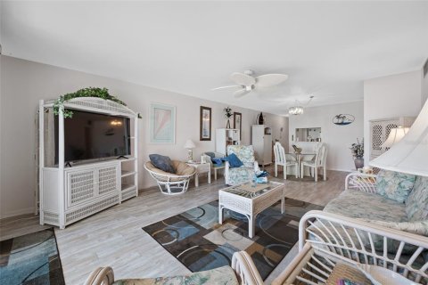 Купить кондоминиум в Трежер-Айленд, Флорида 8 комнат, 98.01м2, № 2217197 - фото 16